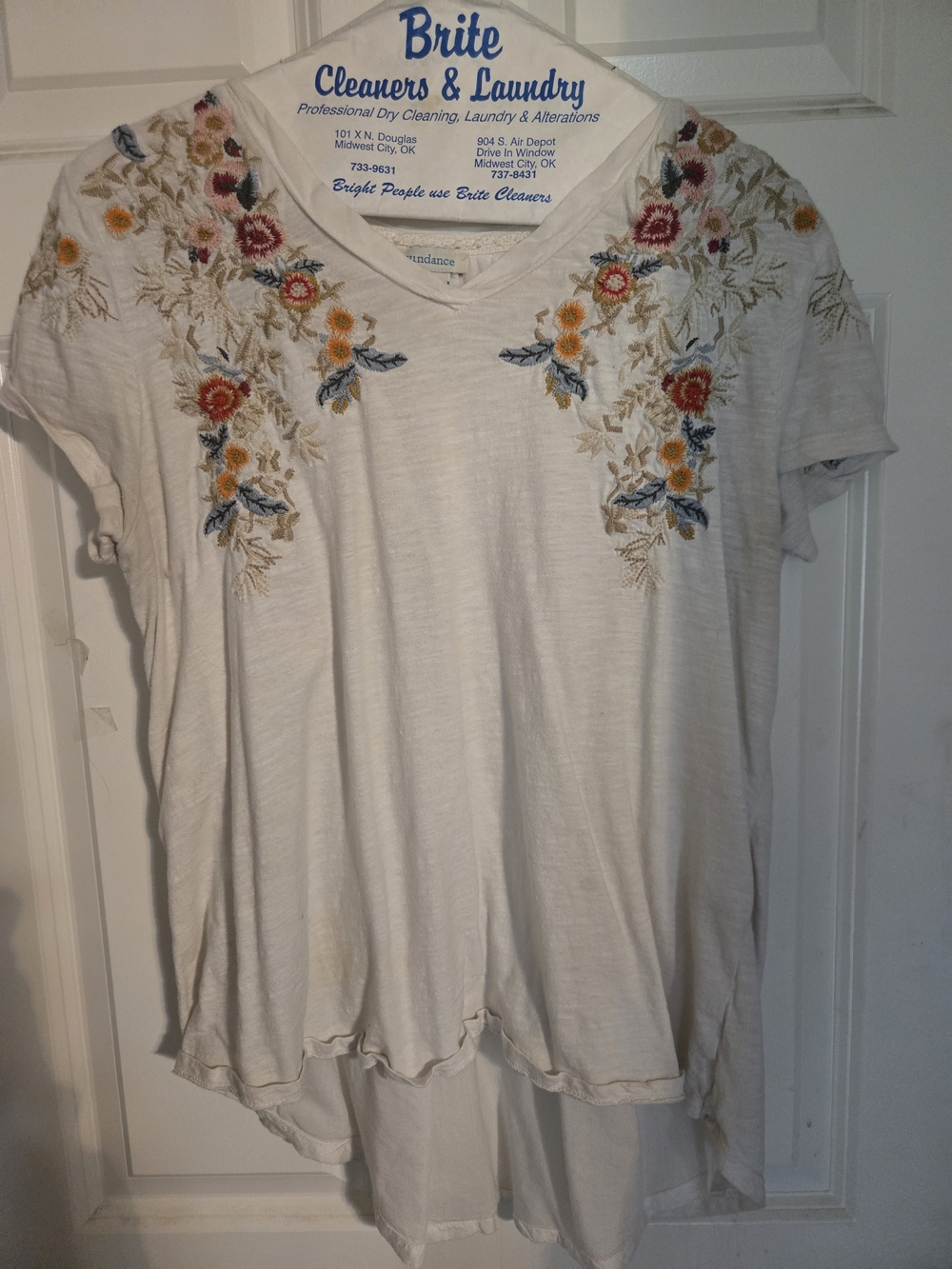 Sundance Cotton-Blend Embroidered Floral V-Neck Top - White Medium